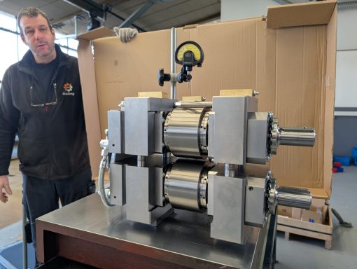 Komplette Walzenlagerung +-1µ